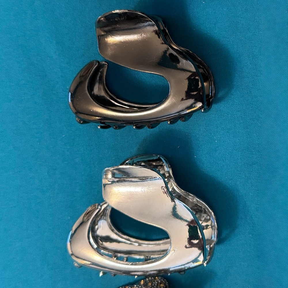 Silver and Gold Hair Claw Set
*6 for $20 - Picture 7 of 7